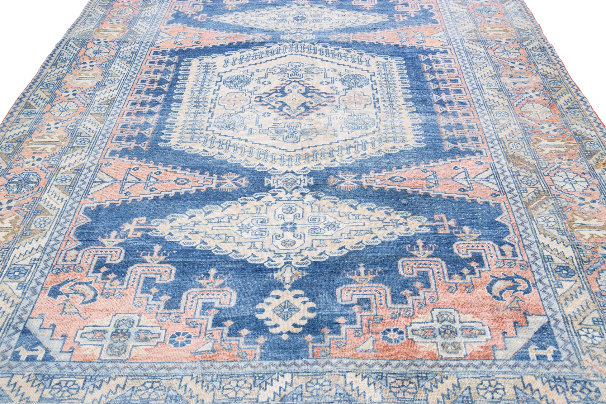 Luxurious Handmade Persian Wool Rug - 7'8'' x 11'