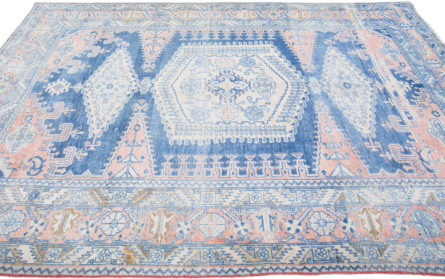 Luxurious Handmade Persian Wool Rug - 7'8'' x 11'