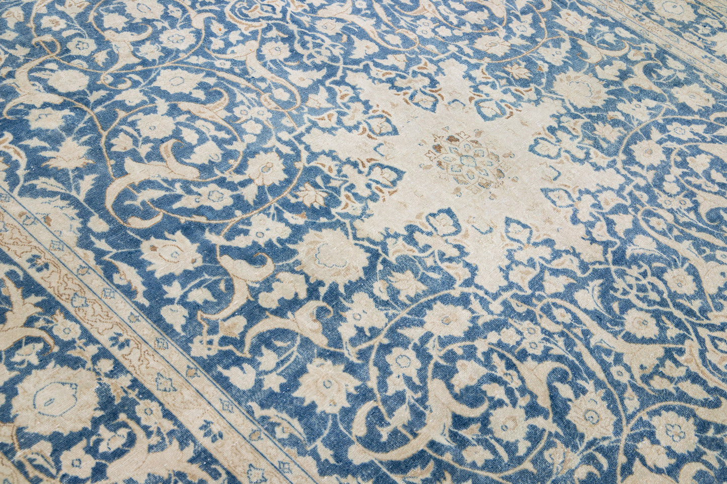 Luxurious Blue Kashan Wool Rug - 9'4'' x 13'9''