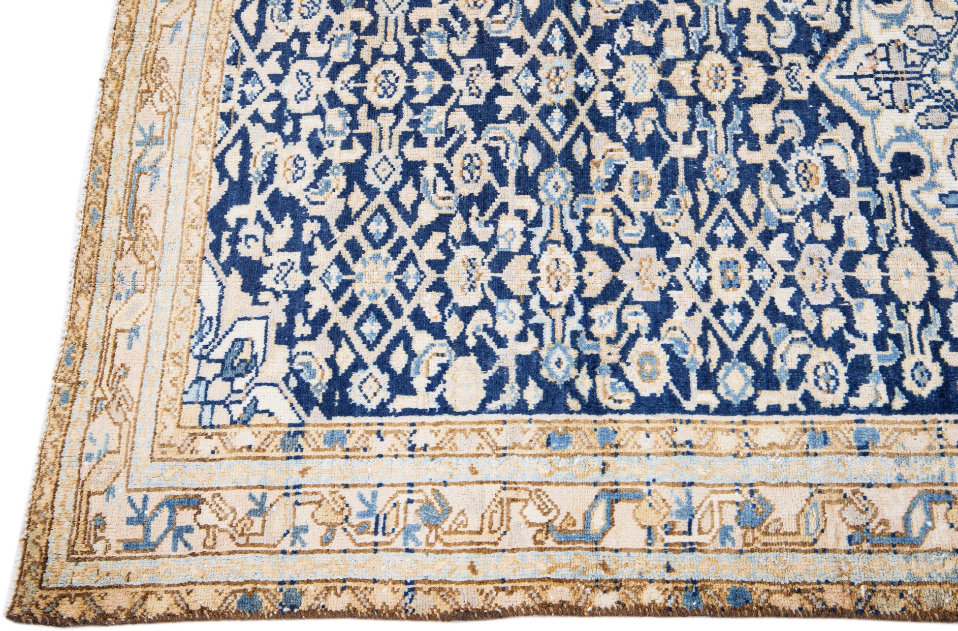 Gorgeous Traditional Blue Persian Wool Rug - 4'1'' x 7'