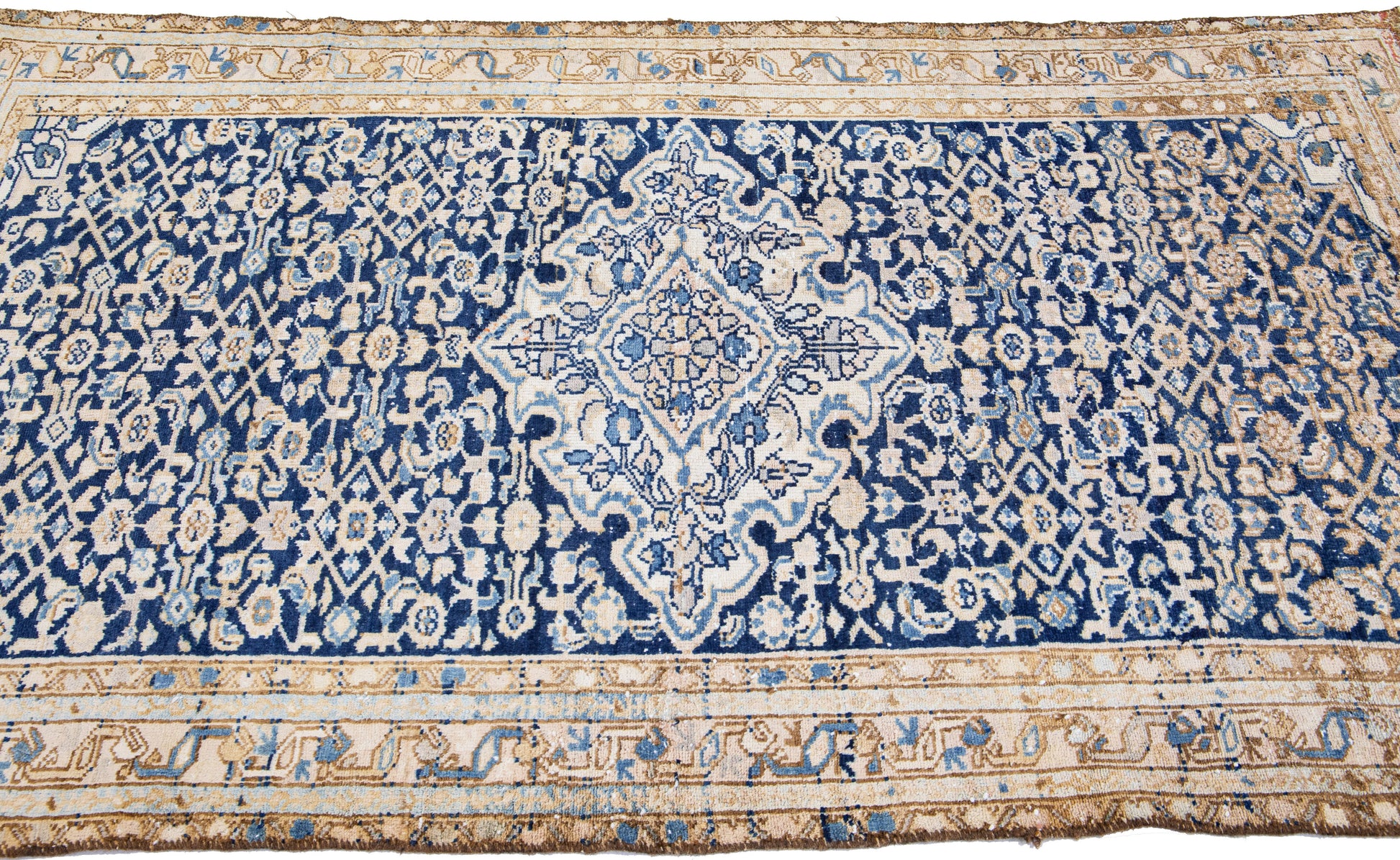 Gorgeous Traditional Blue Persian Wool Rug - 4'1'' x 7'