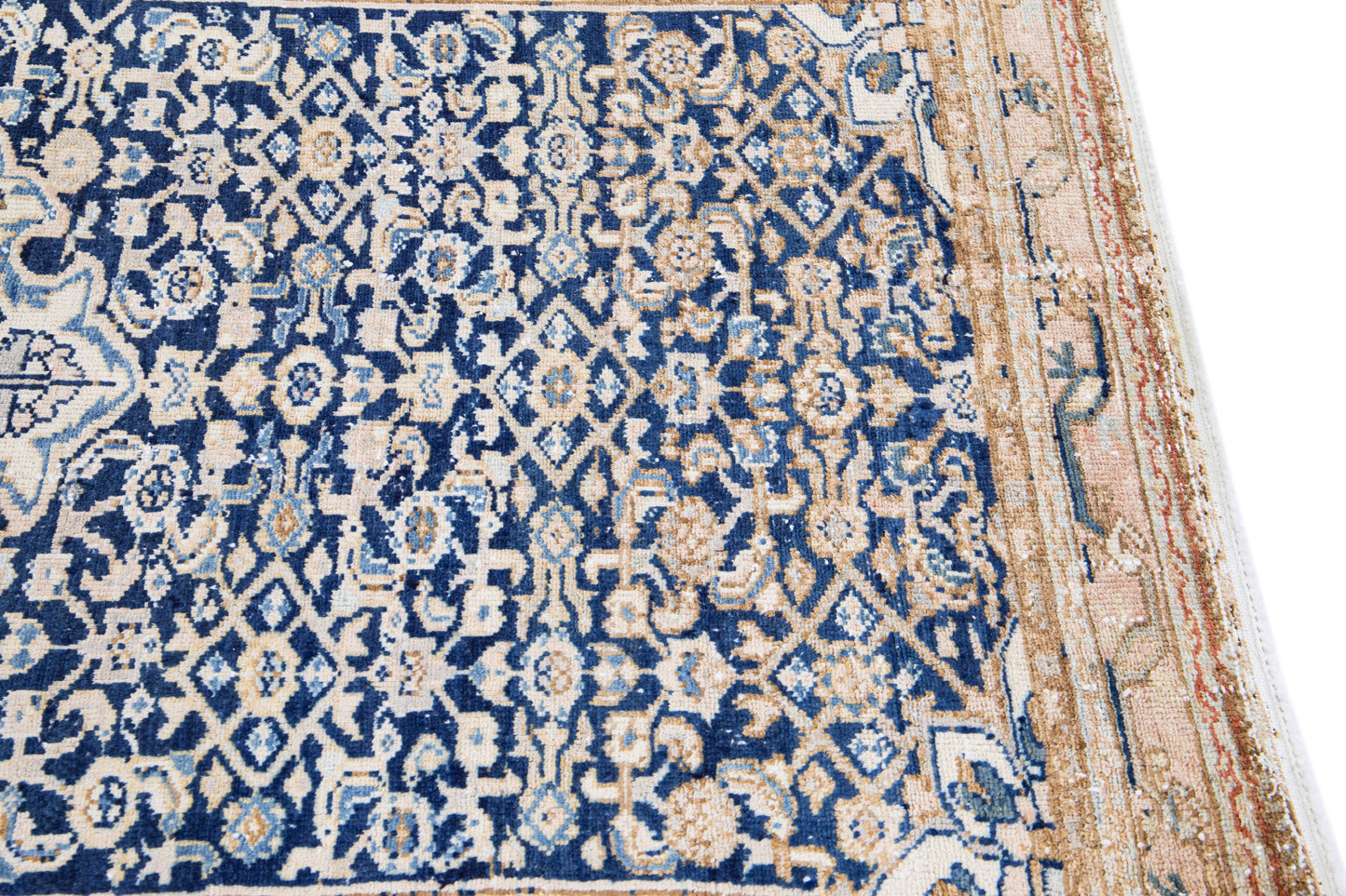 Gorgeous Traditional Blue Persian Wool Rug - 4'1'' x 7'